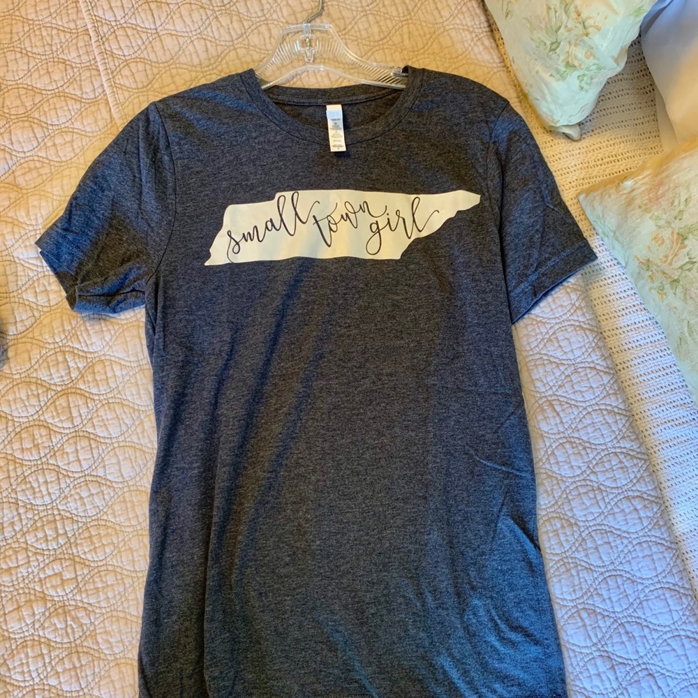 NWOT heather navy t-shirt with Tennessee print